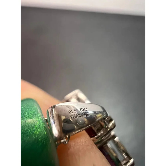 Raspberry rhodolite garnet cross pendant and chain necklace in sterling silver - Picture 6 of 16